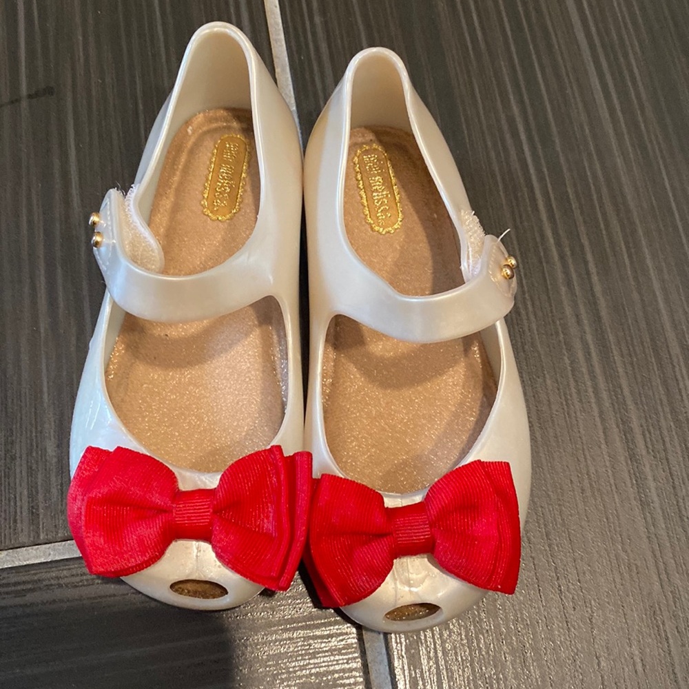 Red bow mini Melissa shoes
